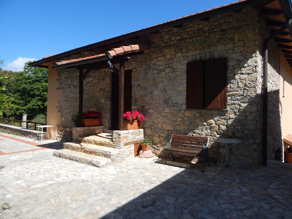 I Lecci Bed & Breakfast Леричи Екстериор снимка